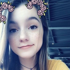 Meet your Posher, Danielle